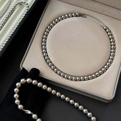 Light grey pearl necklace