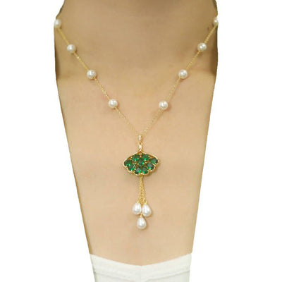 Scallop Pearl Crystal Pendant Necklace