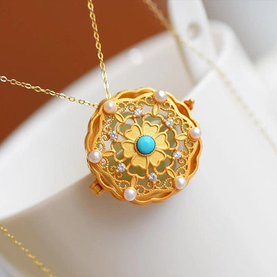 Soothe the nerves ? Hollow Emerald jade stone necklace