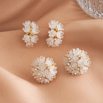 Three-dimensional flower earrings