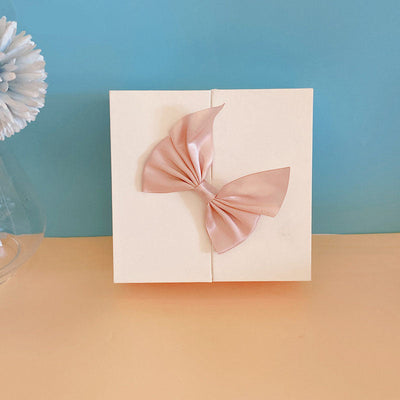 16 Roses Gift Box