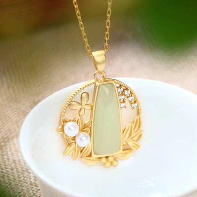Plum Blossom•Emerald Jade Stone Pendant Necklace