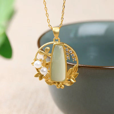Plum Blossom•Emerald Jade Stone Pendant Necklace