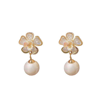 Flowers natural freshwater pearl earrings