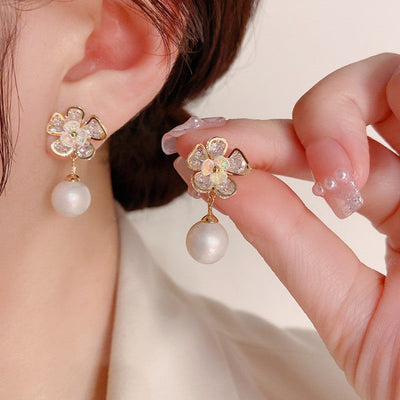 Flowers natural freshwater pearl earrings