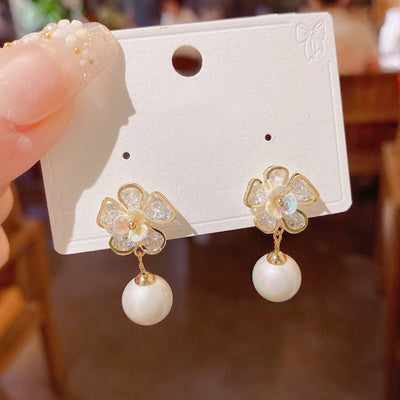 Flowers natural freshwater pearl earrings