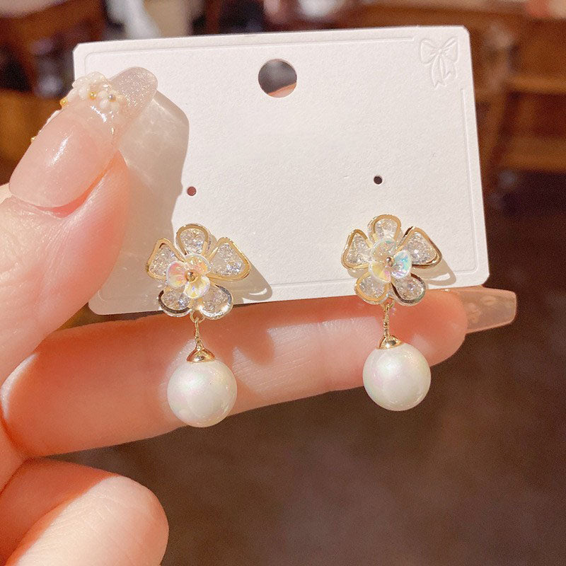 Flowers natural freshwater pearl earrings