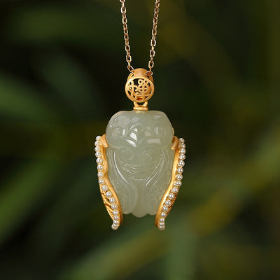 Cicada•Emerald Jade Stone Pendant Necklace
