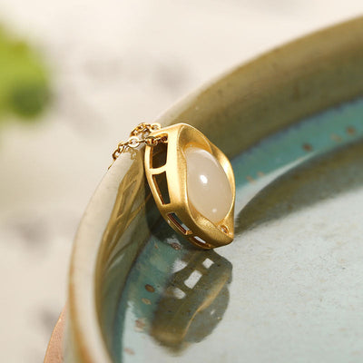 Parallel Space ? Agate Necklace