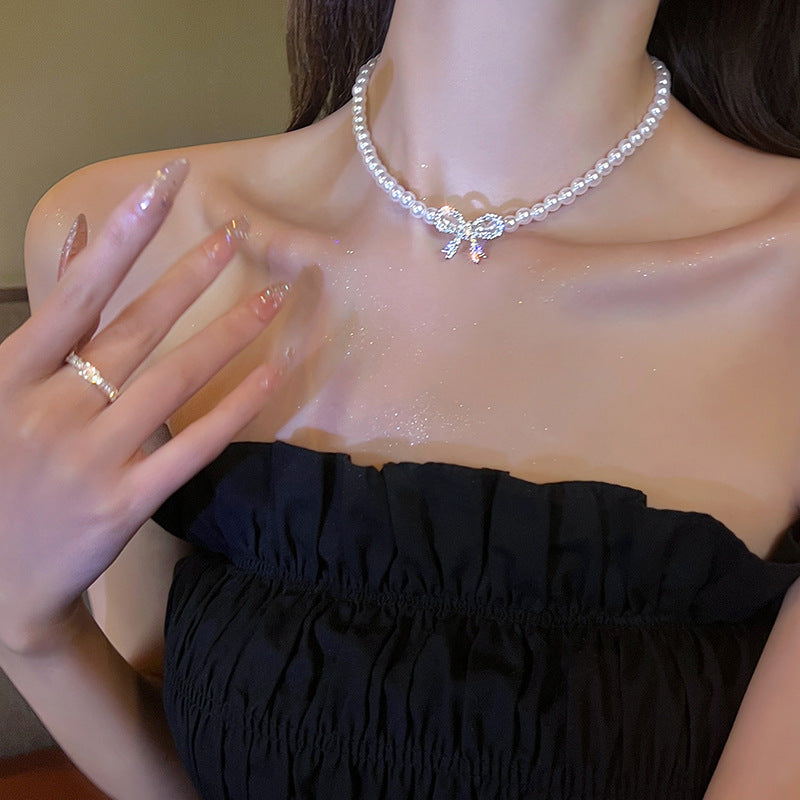 Bow natural freshwater pearl necklace