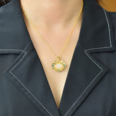 Palace Style Natural Emerald Jade Stone Necklace