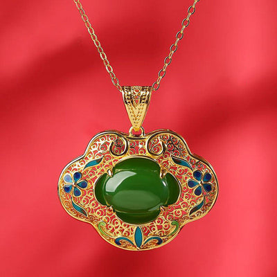 Palace Style Natural Emerald Jade Stone Necklace