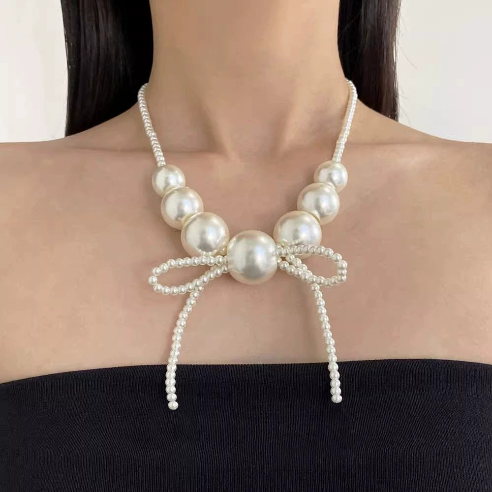 Big Round Pearl Bow Necklace