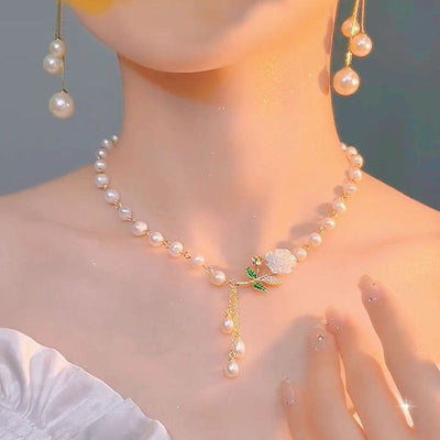 Nameless Flower Natural Freshwater Pearl Necklace