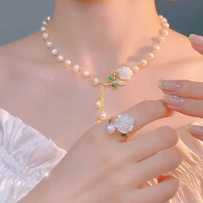 Nameless Flower Natural Freshwater Pearl Necklace