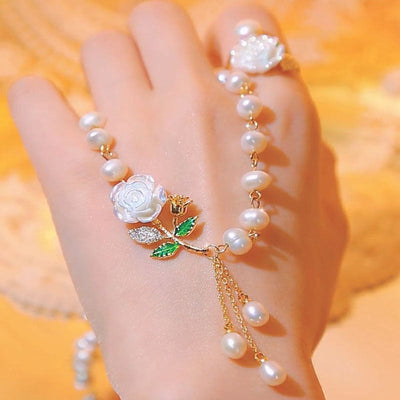Nameless Flower Natural Freshwater Pearl Necklace