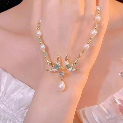 Magpie Natural Freshwater Pearl Necklace