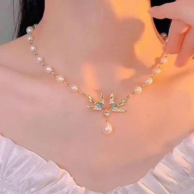 Magpie Natural Freshwater Pearl Necklace