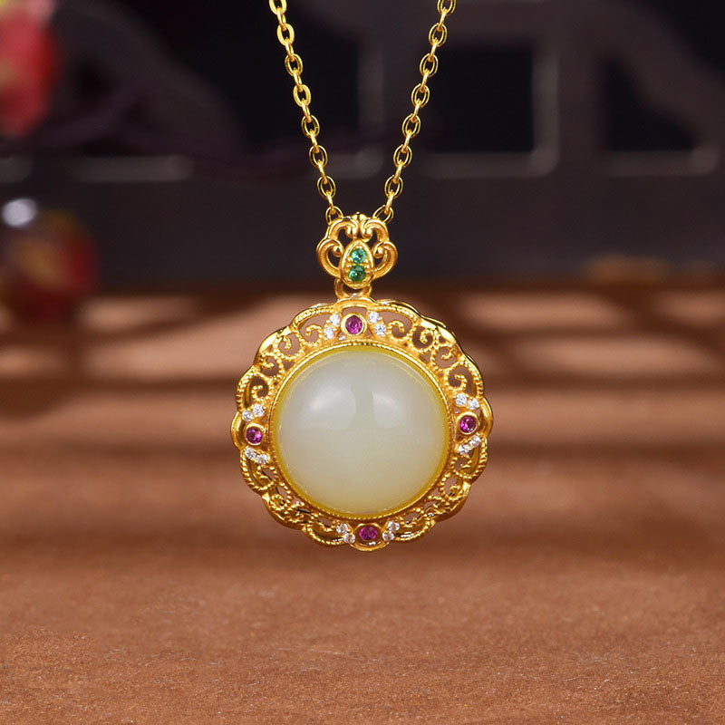 Lucky Lace Circle Natural Emerald Jade Stone Necklace