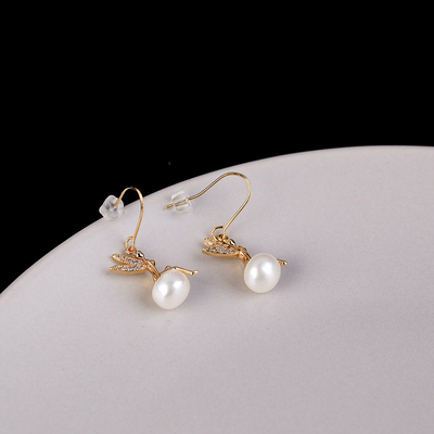 Little Elf ? pearl earrings