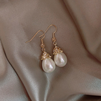 Temperament ? Pearl earrings