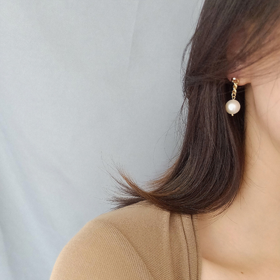 Antlers ? Pearl Earring