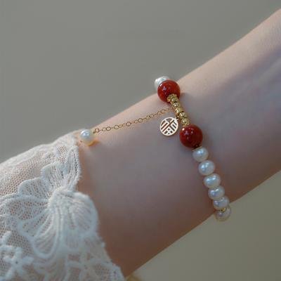 'Lucky Girl'  ? Pearl Crystal Bracelet