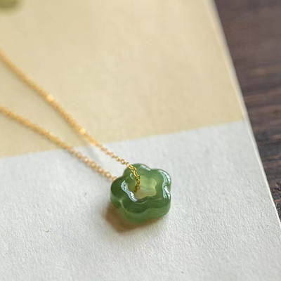 "Sun flower" Emerald Jade stone necklace