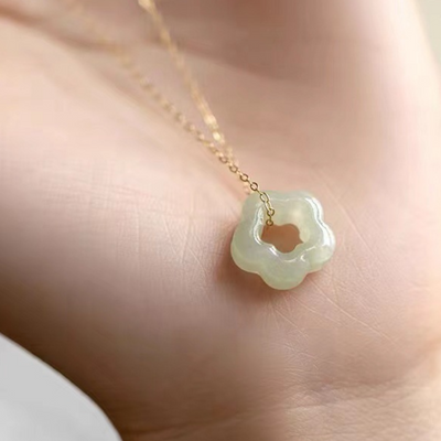 "Sun flower" Emerald Jade stone necklace
