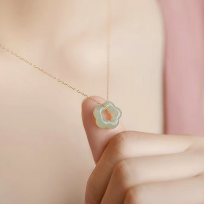 "Sun flower" Emerald Jade stone necklace
