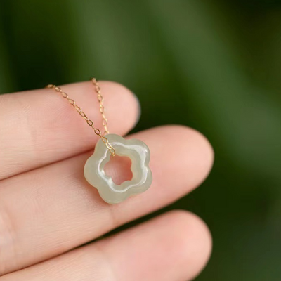"Sun flower" Emerald Jade stone necklace