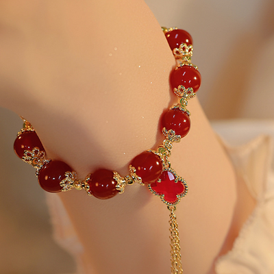 Four-leaf clover • Tassel Red agate bracelet