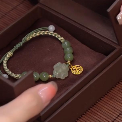 Lucky flower • Emerald Jade stone braided cord bracelet