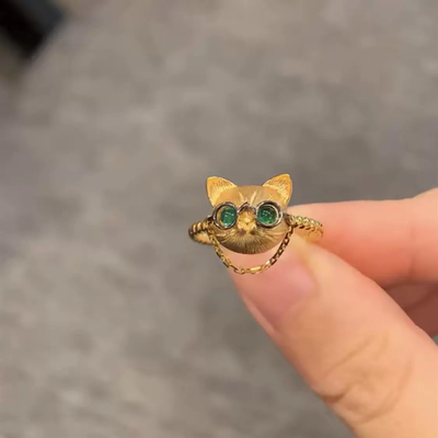 Cat ring with glasses