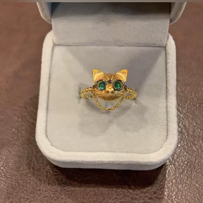 Cat ring with glasses