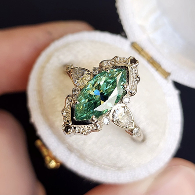 Pattern natural green crystal ring
