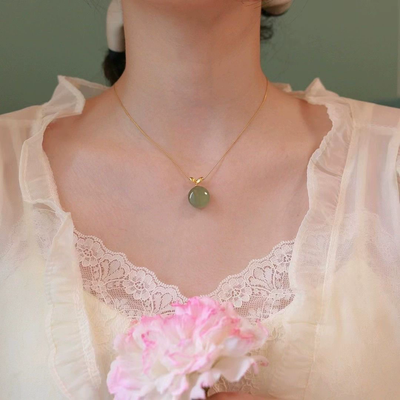 Small Reunion Natural Emerald Jade Stone Necklace