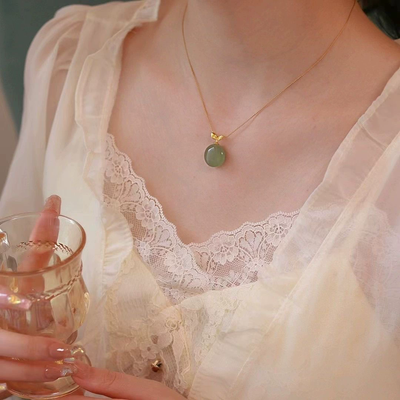 Small Reunion Natural Emerald Jade Stone Necklace