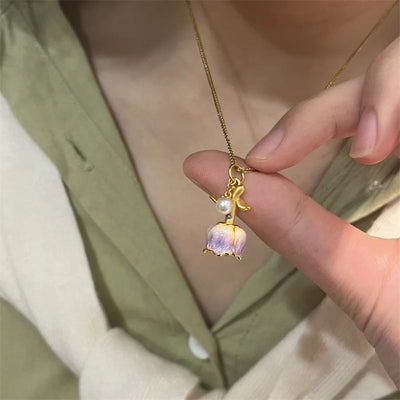 Golden rose pendant necklace