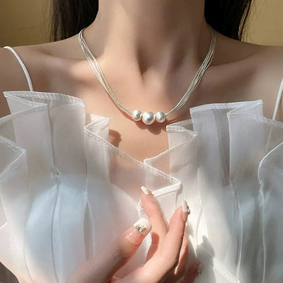 Streamer cat's eye necklace