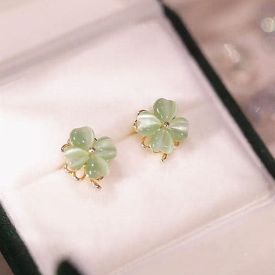 Four-leaf flower natural cat's eye earrings