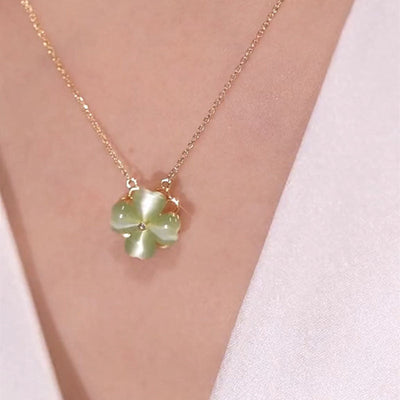 Four-leaf flower natural cat's eye necklace