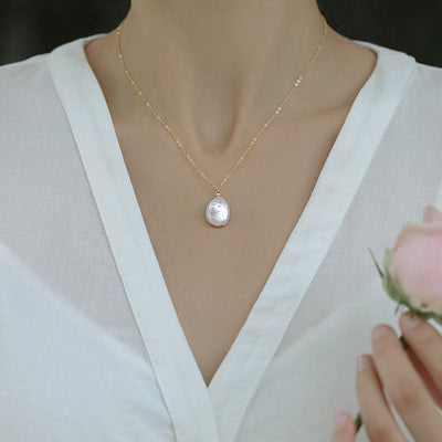 Natural freshwater pearl pendant necklace