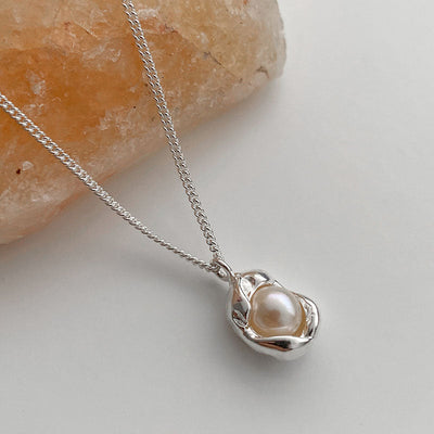 Shell • Natural Pearl Necklace