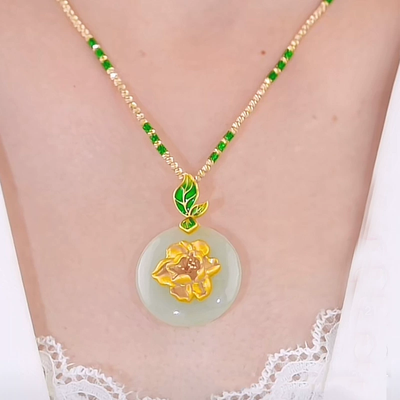 Natural Emerald Jade Stone necklace with flowers