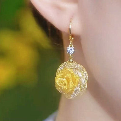 Golden mesh rose earrings