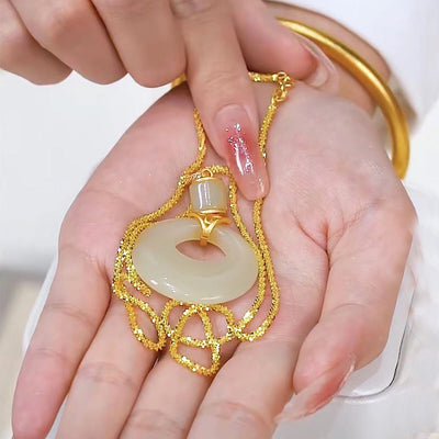 Three-petal flower Natural Emerald Jade Stone necklace