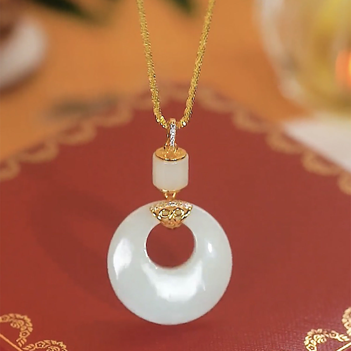 Three-petal flower Natural Emerald Jade Stone necklace