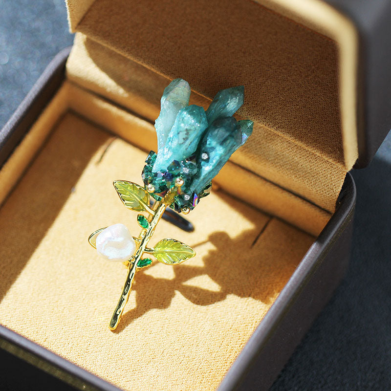 Flower natural crystal brooch