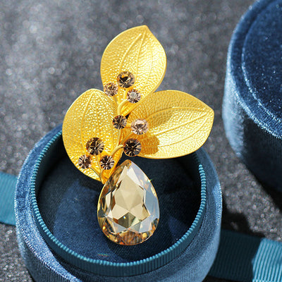 Leaf natural crystal brooch